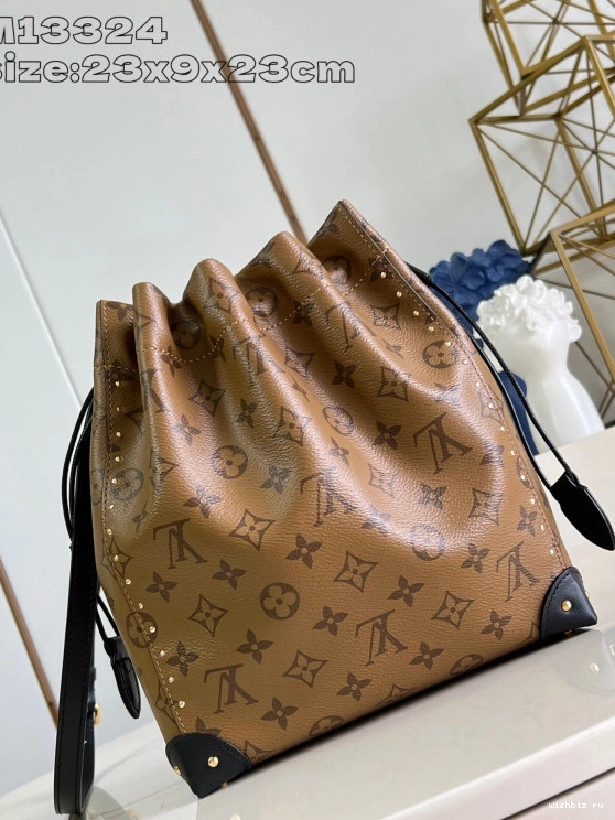WIS Vuitton Trunk Noé Louis PM 0813